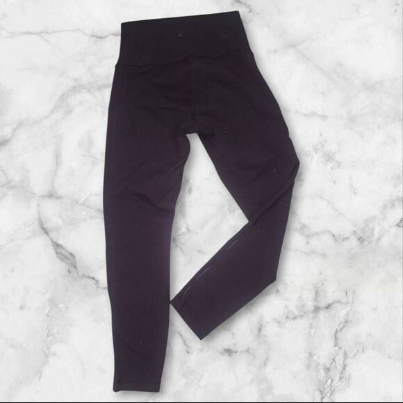 Lululemon Size 4 Plum Purple Wunder Under - Picture 2 of 3